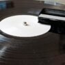 How to Clean Vinyl Records (2025): Vacuums, Solution, Wipes