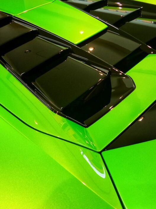 Photo 1610802945582 e56ed5a1aa71