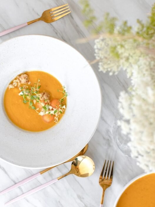 Photo 1629032355262 d751086c475d