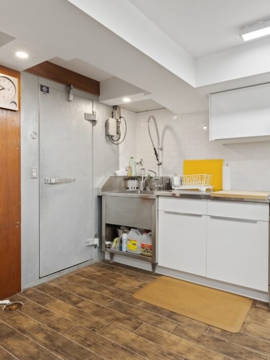 Photo 1635108197432 8a88137a0a63