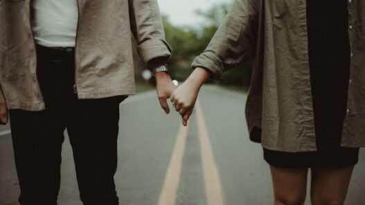 Photo 1676127351259 0c56a8ac758e