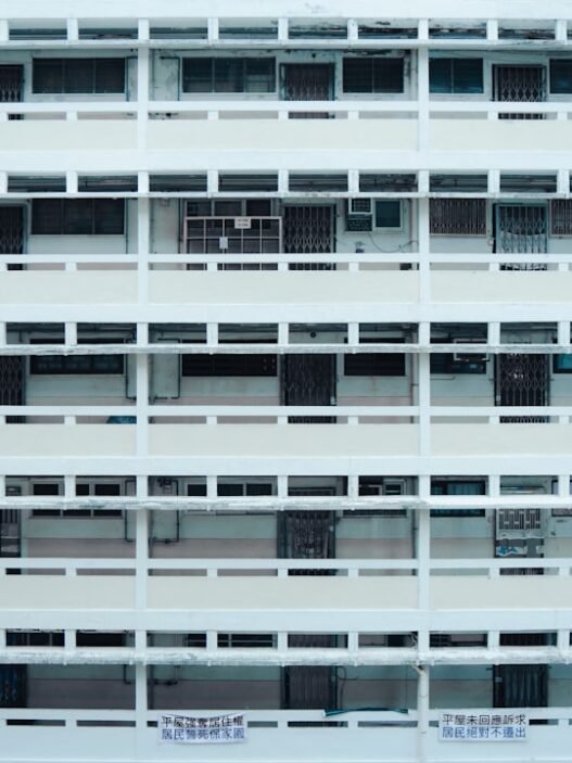 Photo 1715087442453 e2218ca5331f