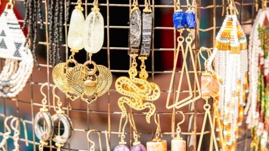 Photo 1745192903509 e106dfbe5bb6