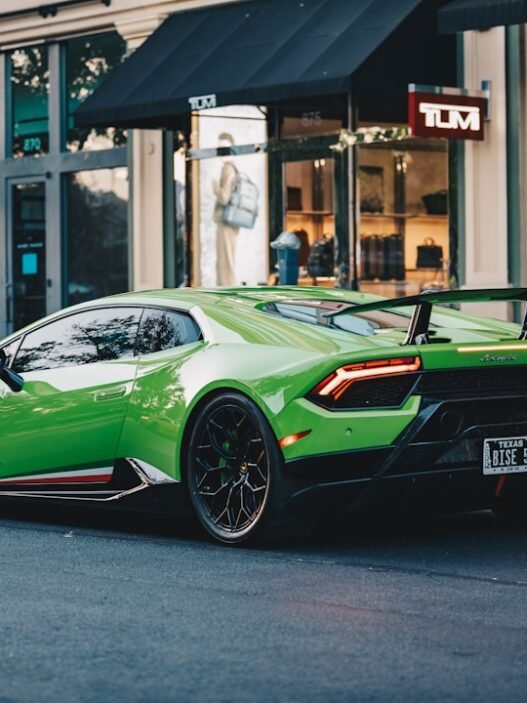 Photo 1758675704448 4e955e3a3028