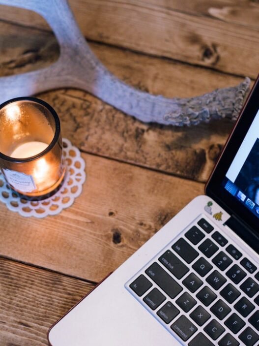 Photo 1477777404980 710a373f2d7e