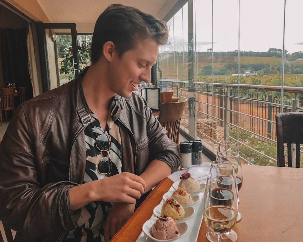 Photo 1535156648201 1bcd3b197e16