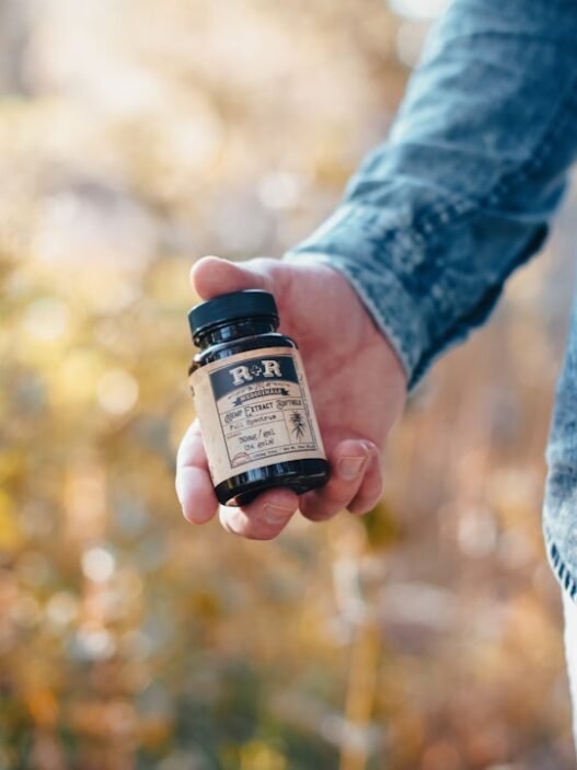 Photo 1571170333567 7e5dd8127750