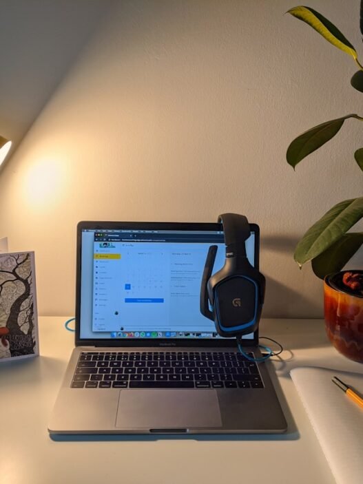 Photo 1584715233734 987b220699d0