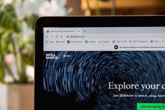 Photo 1588912914078 2fe5224fd8b8