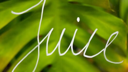 Photo 1612774837642 ceebff216859