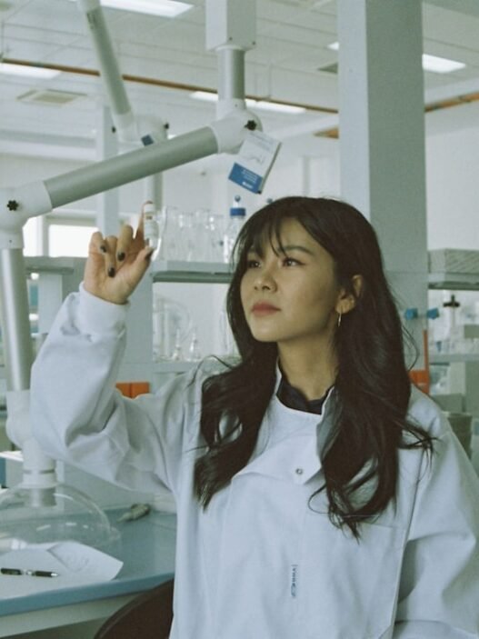 Photo 1618053448492 2b629c2c912c