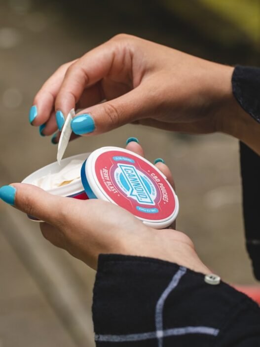 Photo 1630057104760 ee94d3e4de2d