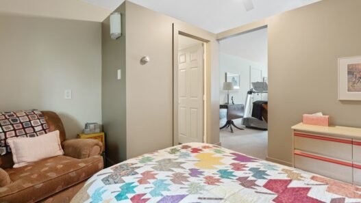 Photo 1635108197780 5099f0a4e50d