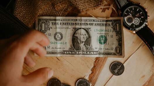 Photo 1689903777397 c5bdc57154ab