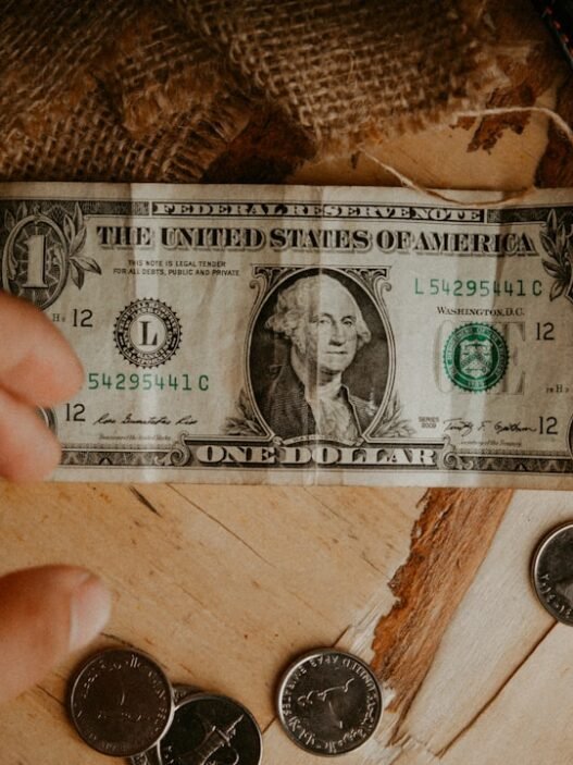 Photo 1689903777397 c5bdc57154ab