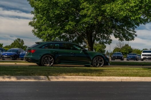 Photo 1729470810601 b3a3b9ba2db7