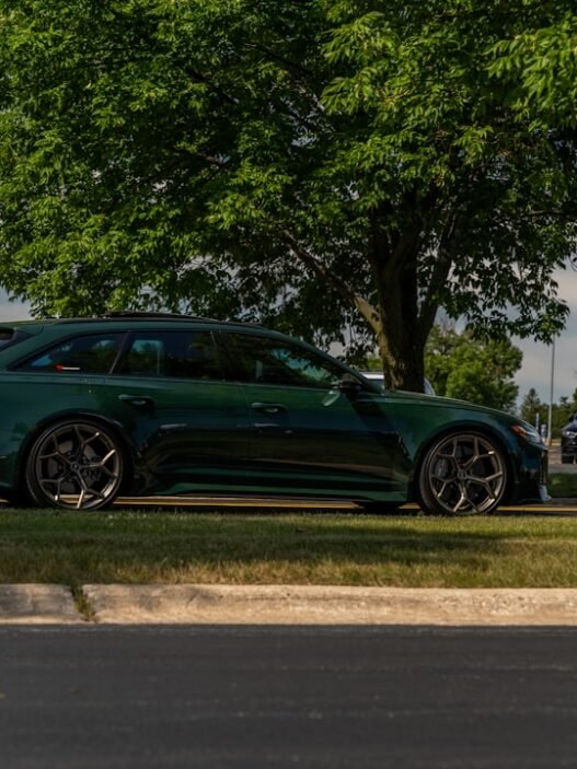 Photo 1729470810601 b3a3b9ba2db7