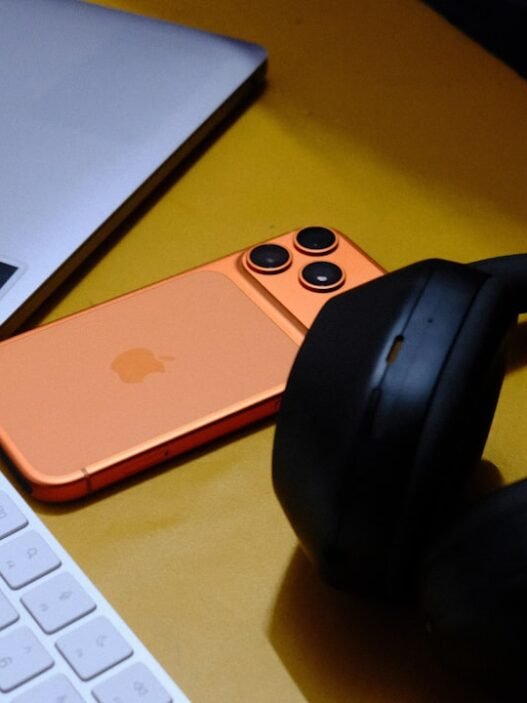 Photo 1759139652263 600f34874ed7