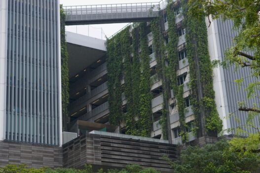 Photo 1759850344200 e4b29ddcc974