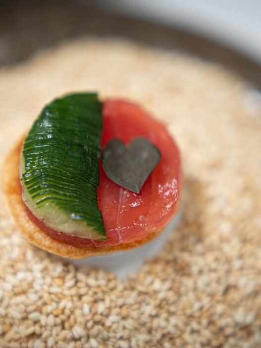 Photo 1761095596684 0764856a05e1